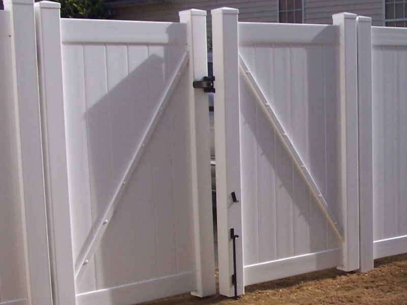 Stone Mountain Georgia vinyl privacy fencing