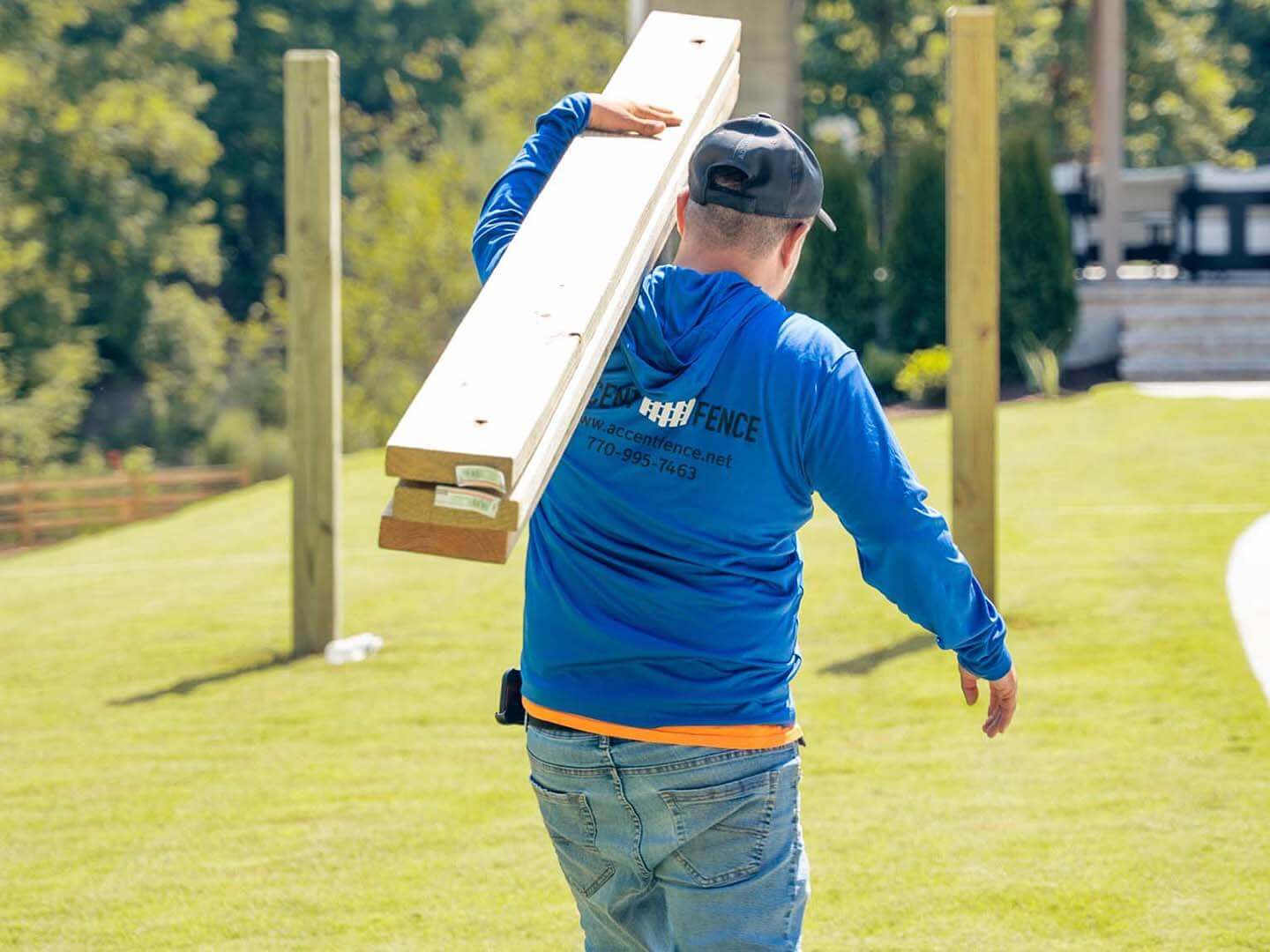 A friendly fence contracting professional